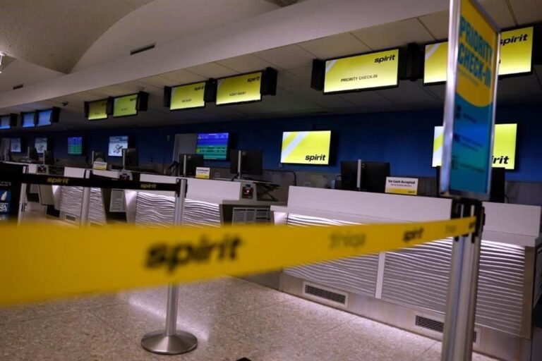 Reciben ejecutivos de Spirit Airlines bonos de permanencia