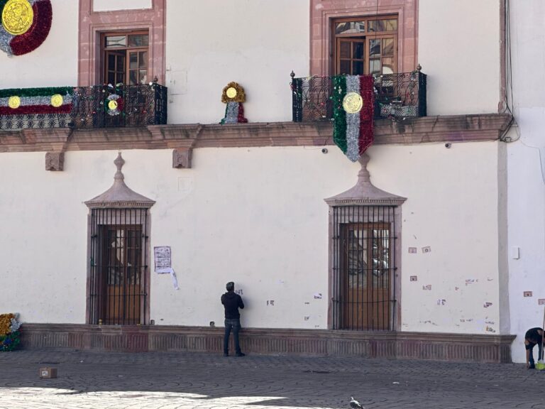 Reprochan retiro de fichas de desaparecidos en Centro Histórico