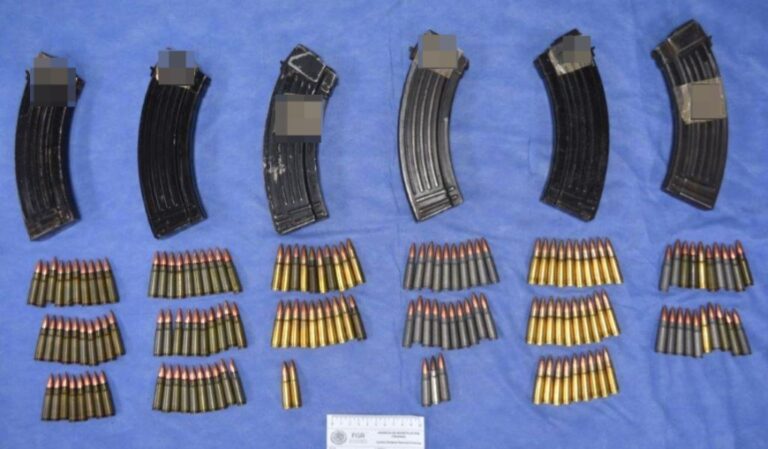 Aseguran 11 kilos de droga y 235 cartuchos útiles
