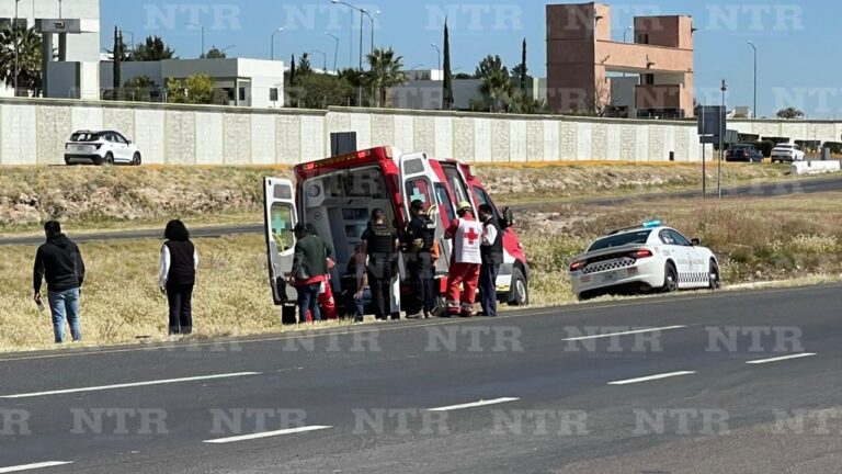 Se sale del camino en la federal 45