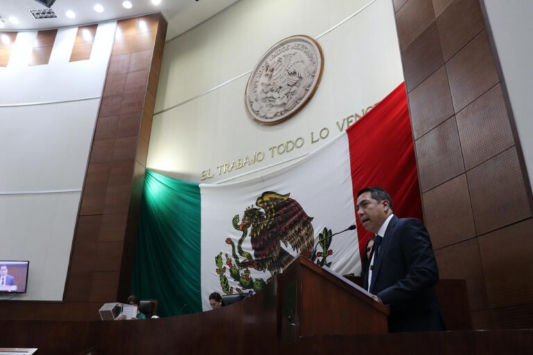 Comparece Reyes Millán ante Legislatura del Estado