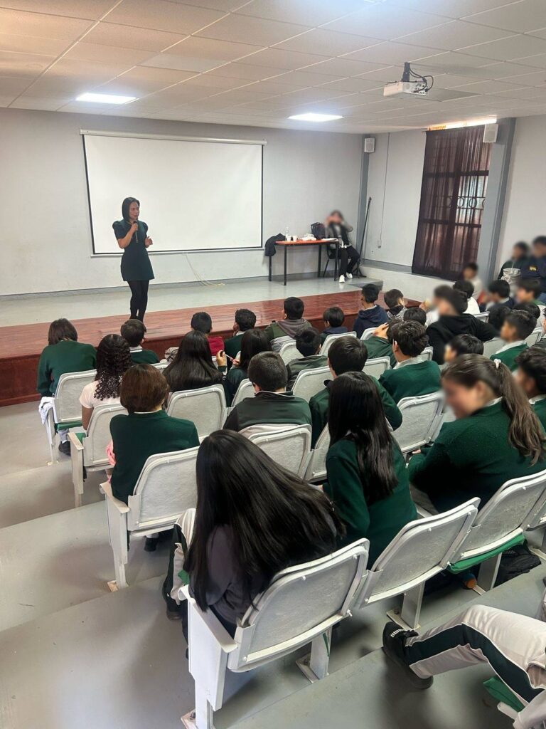 Capacitan a alumnos de Morelos