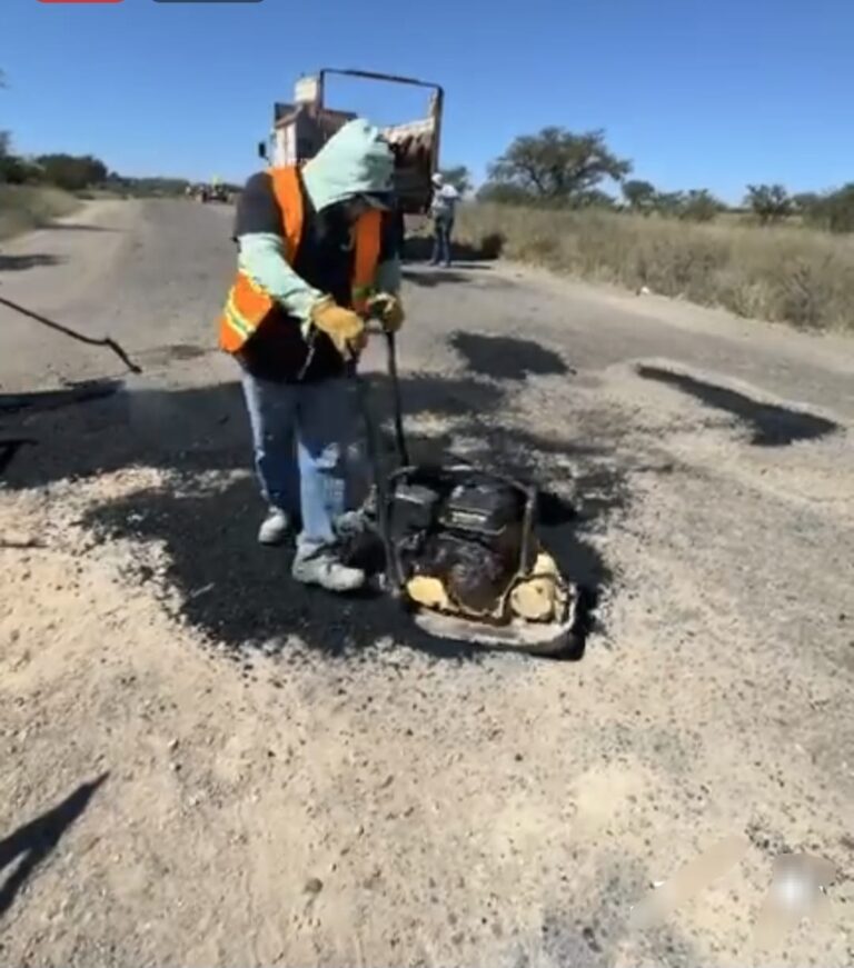 Comienza Río Grande bacheo en vías estatales