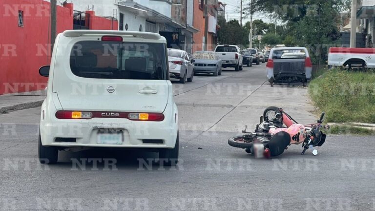 Choca motociclista y termina lesionado