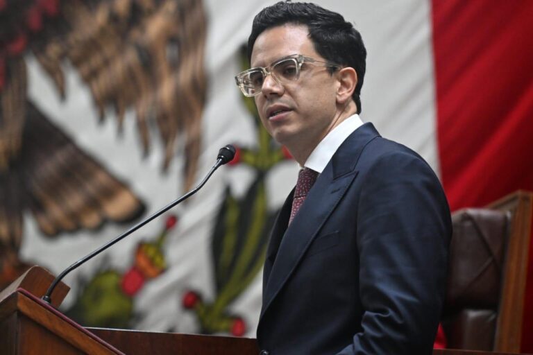 Comparece Mugüerza; convoca al trabajo coordinado