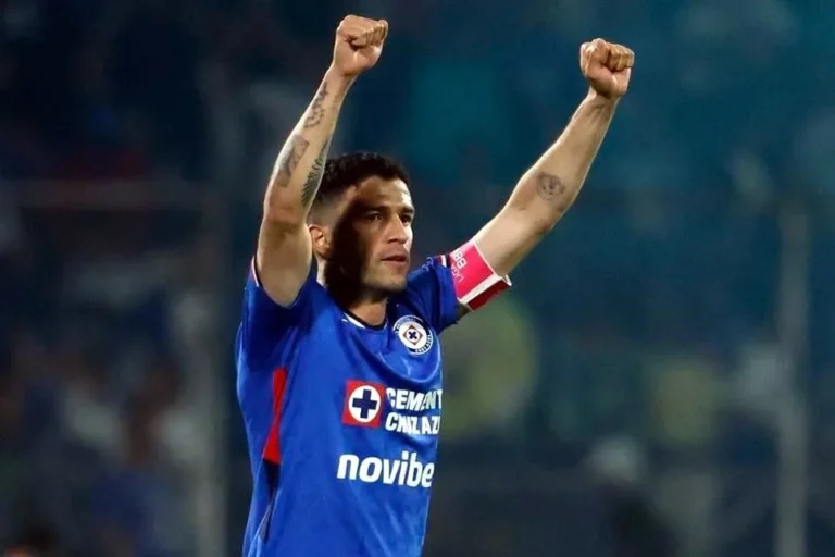Cruz Azul remonta y le quita el subliderato al América