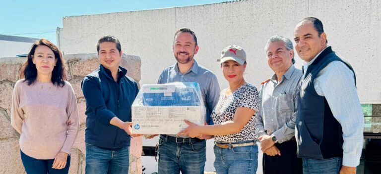 Entregan en la capital apoyos para la vivienda