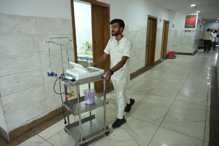 Mueren 6 personas por incendio en un hospital en India