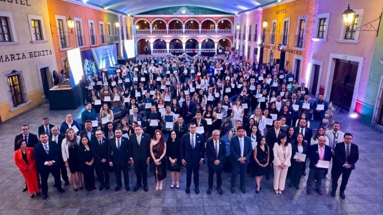Reconocen a fiscales del Ministerio Público