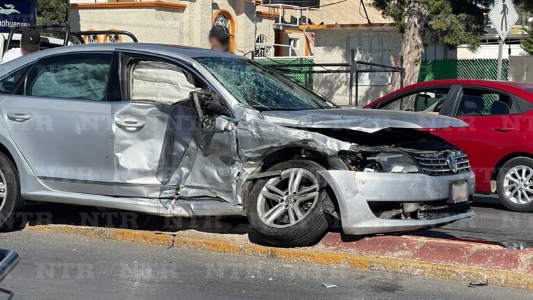 Aparatoso choque deja dos lesionados