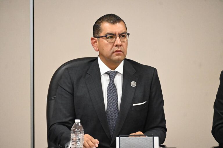 Sin evidencia de página que contendría fotos sexualizadas de alumnas