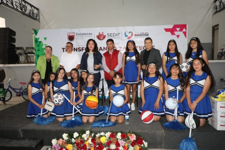 Entregan apoyos a familias de Sain Alto