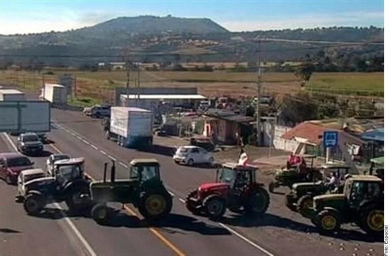 Alistan bloqueos en al menos 20 estados y autopistas