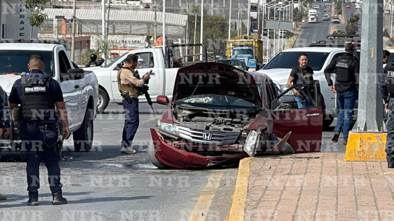 Balean auto en el Varela Rico; el conductor sobrevive al ataque