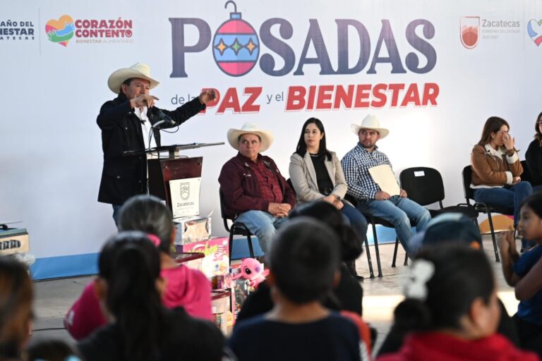 Entregan apoyos integrales en Florencia de Benito Juárez