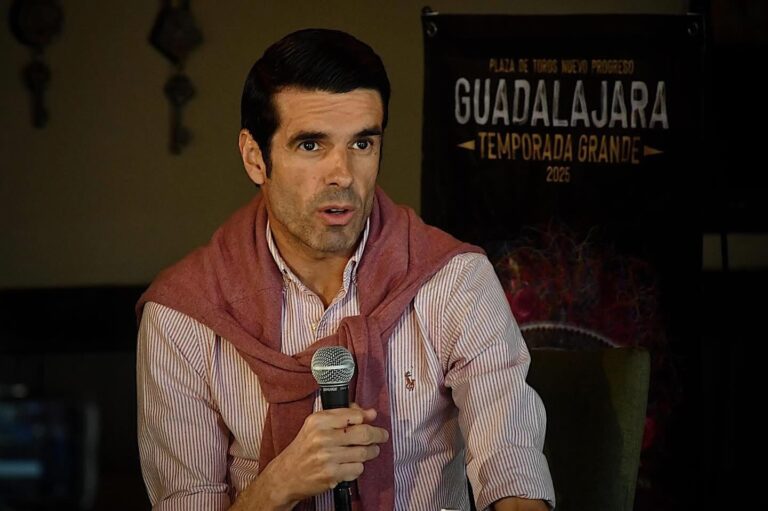 Emilio de Justo cautiva a la afición tapatía en un encuentro de altura