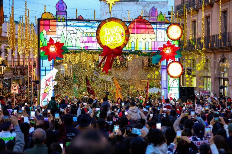 Inunda la magia de la Navidad el Centro Histórico