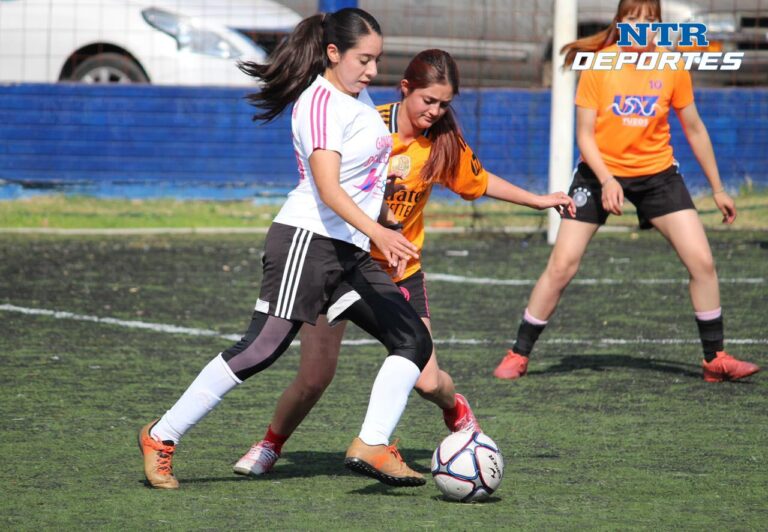 Odontología Femenil conquista la final de Futbol 7