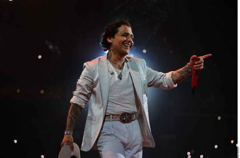 Queda Christian Nodal libre de acusación por falsificación