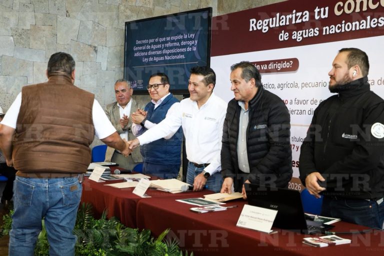 Entrega Conagua títulos de concesión de agua