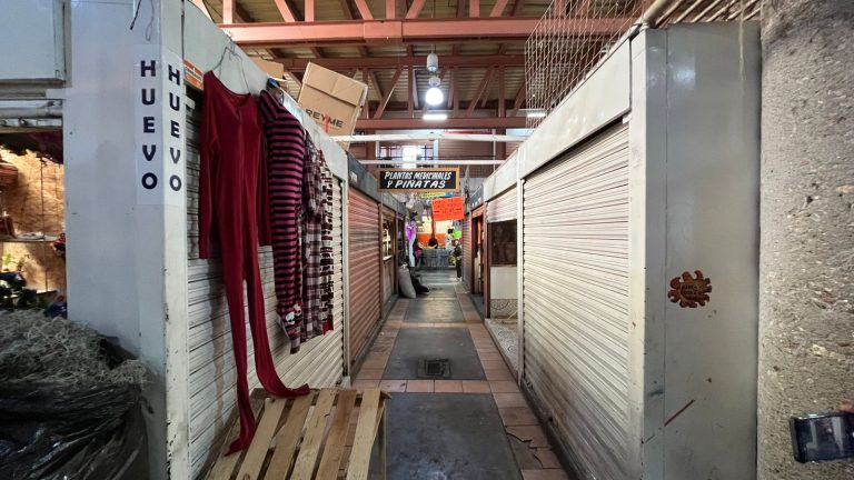 Rehabilitan drenaje del Mercado Hidalgo
