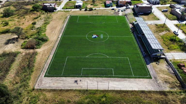 Construyen cancha en Nochistlán