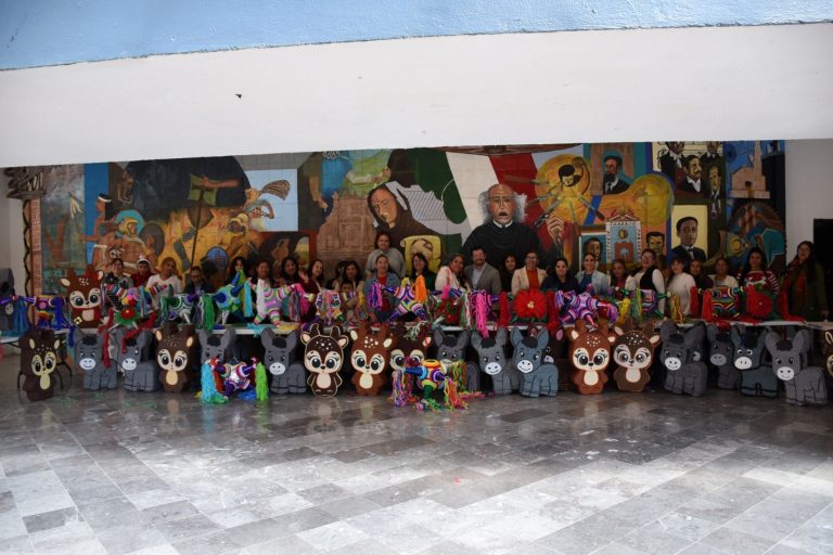 Clausuran Taller de Elaboración de Piñatas