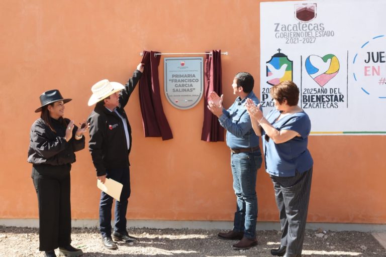 Inauguran obras de infraestructura para escuela de La Florida