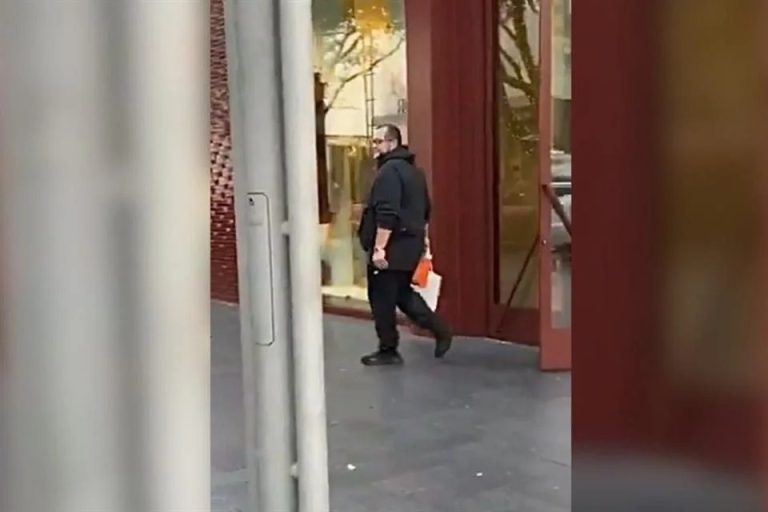 Exigen que UIF revise ingresos de hijos de AMLO