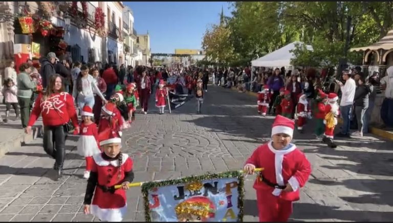 Celebran Desfile Navideño en Jerez