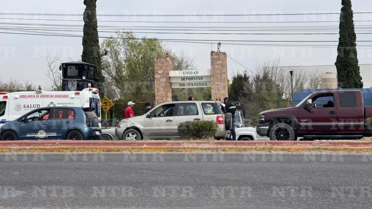 Chocan tres en el Paseo del Mineral; mujer resulta lesionada