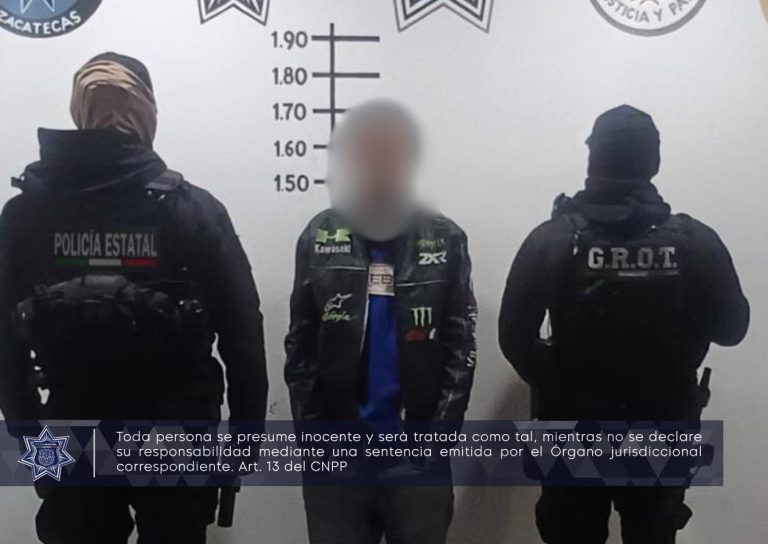 Detienen a hombre en posesión de motocicleta robada
