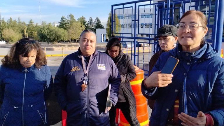 Docente mantiene toma del Campus 21