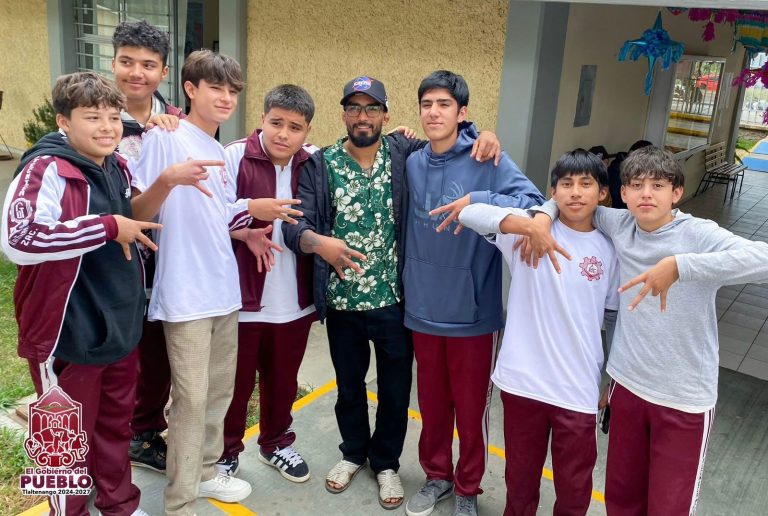 “Teco” Quiñones imparte pláticas a jóvenes en Tlaltenango
