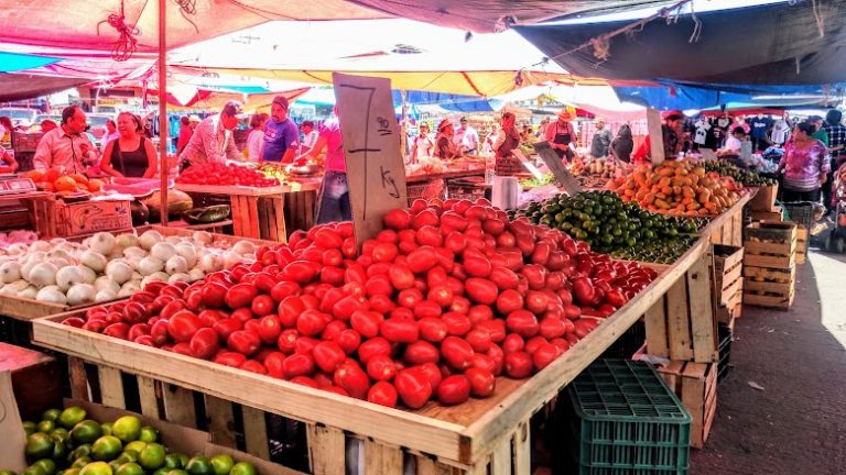 Bajan 10% las ventas en Abastos