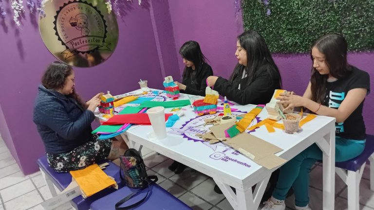 Wixaricart impulsa talleres festivos