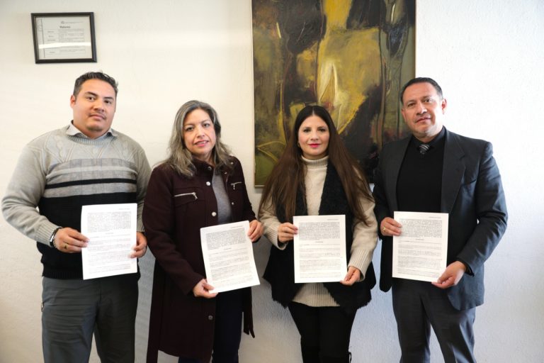 Firma SEZ convenio para regularización de salarios base
