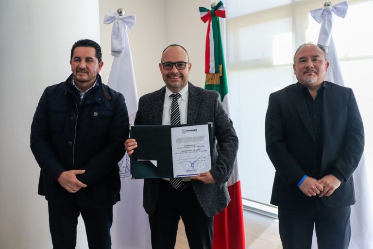 Asume Víctor Piña la dirección del INMUDE