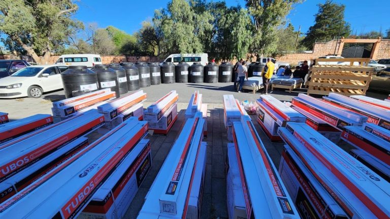 Comité del PRI entrega apoyos a fresnillenses