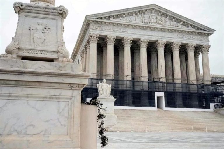 Pospone Corte Suprema fallo arancelario de Trump