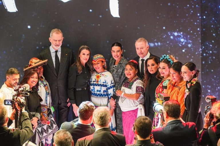 Es símbolo visita de Reyes de España a stand de México: CSP