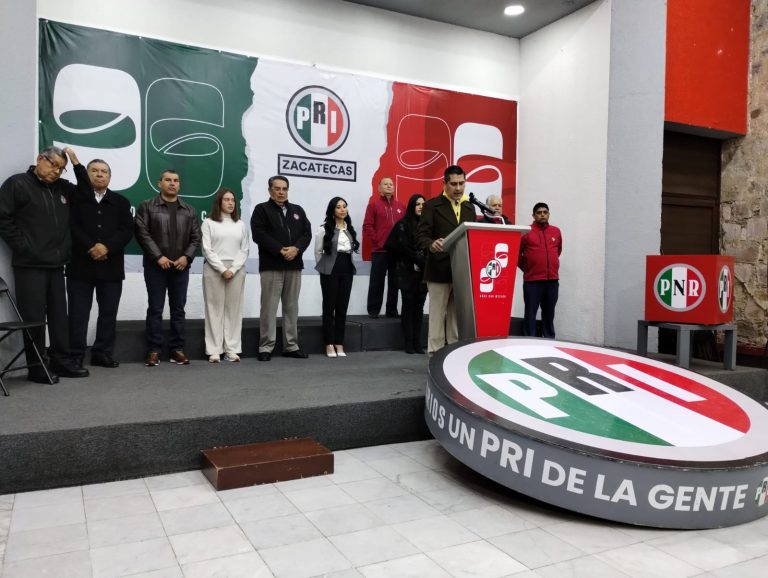 Gobierno tiene que dejarse ayudar: PRI