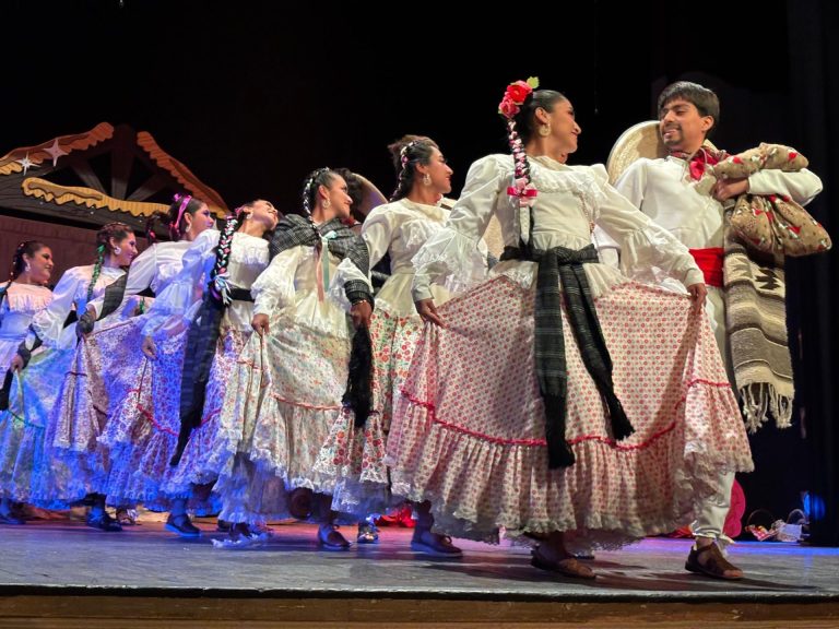 Mazatl Ollin inicia clases de folklor gratuitas