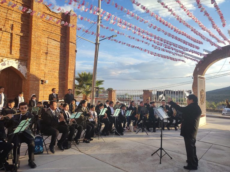 Ofrece sinfónica clases de violín