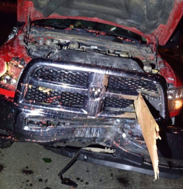 Se impactan camionetas en Río Grande; hay dos heridos