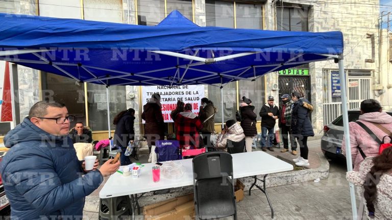 Trabajadores de la salud extienden sus bloqueos