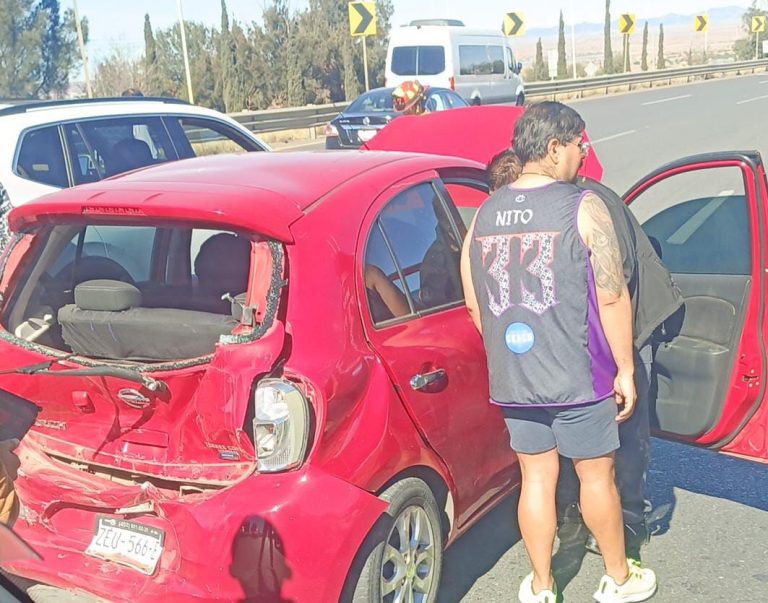 Choque en retorno del Tec Regional deja una mujer lesionada