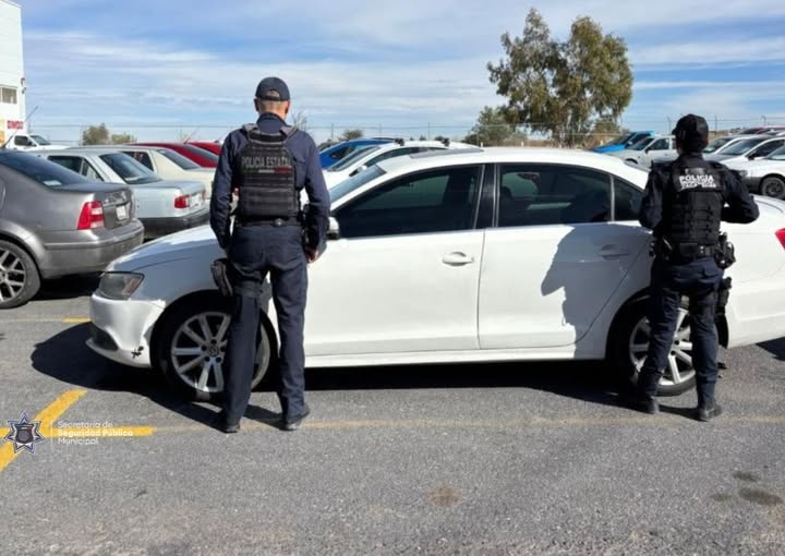 Policía Municipal asegura vehículo robado