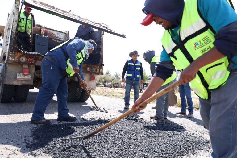 Realizan trabajos de bacheo en Libramiento Fresnillo–Tepetongo