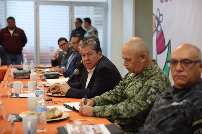 Se reúnen integrantes del sector minero con gobernador
